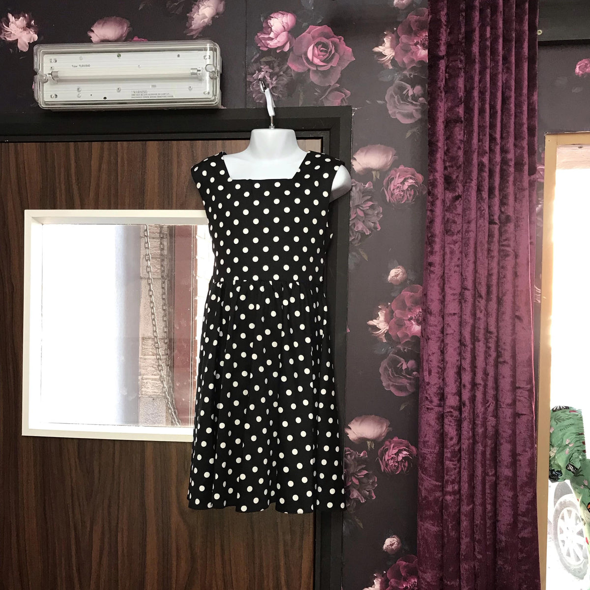 Lady Vintage &quot;Little Vintage&quot; Swing Dress Black and White Polka dot-Black-Vendemia